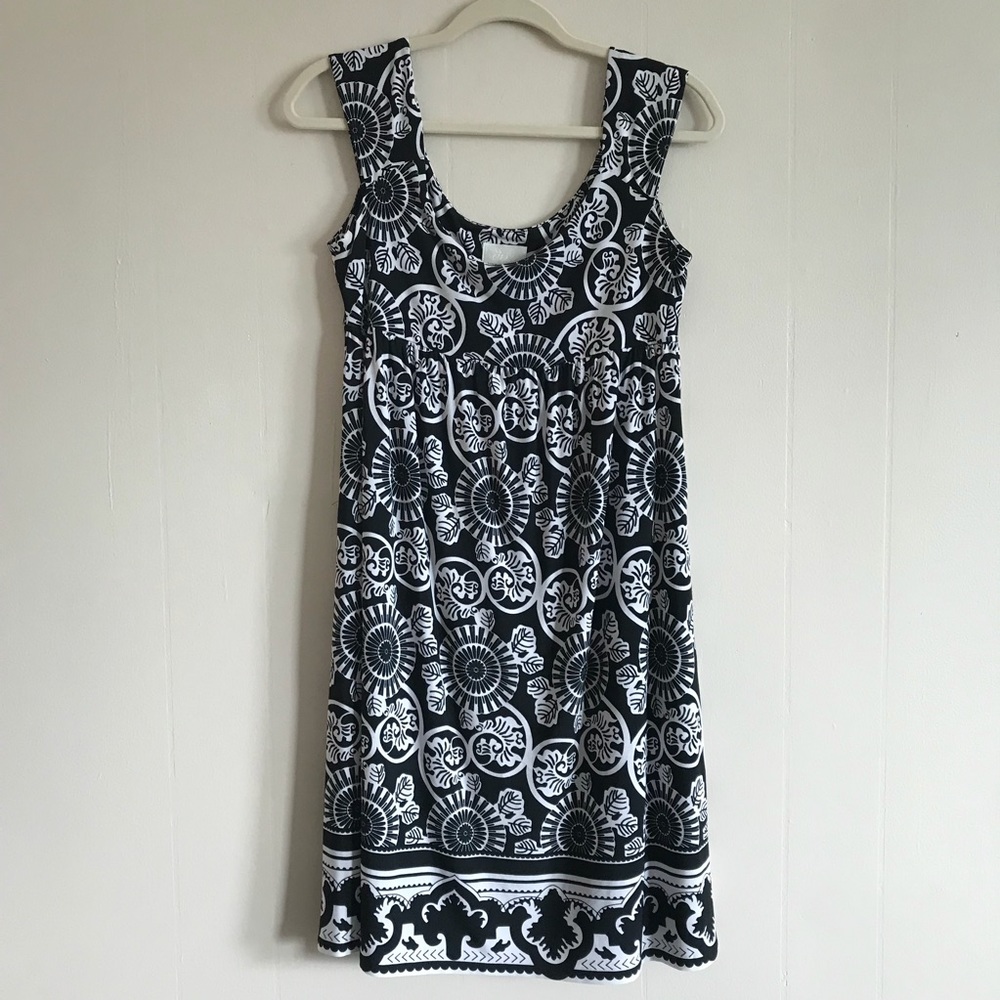 Donna Morgan- 10- Black/White sleeveless Dress